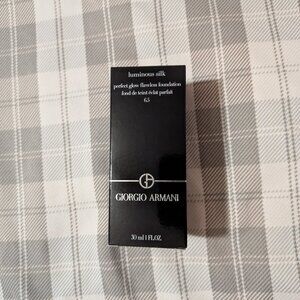 Giorgio Armani Luminous Silk Perfect Glow Flawless Foundation 6.5